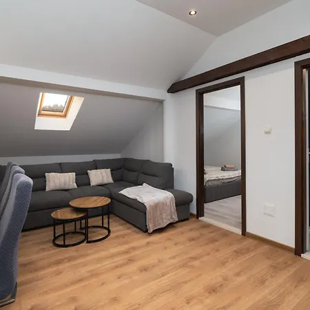 Attic Oasis - 2 Bedroom Apartmán