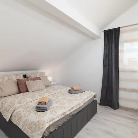 Apartmán Attic Oasis - 2 Bedroom Zadar